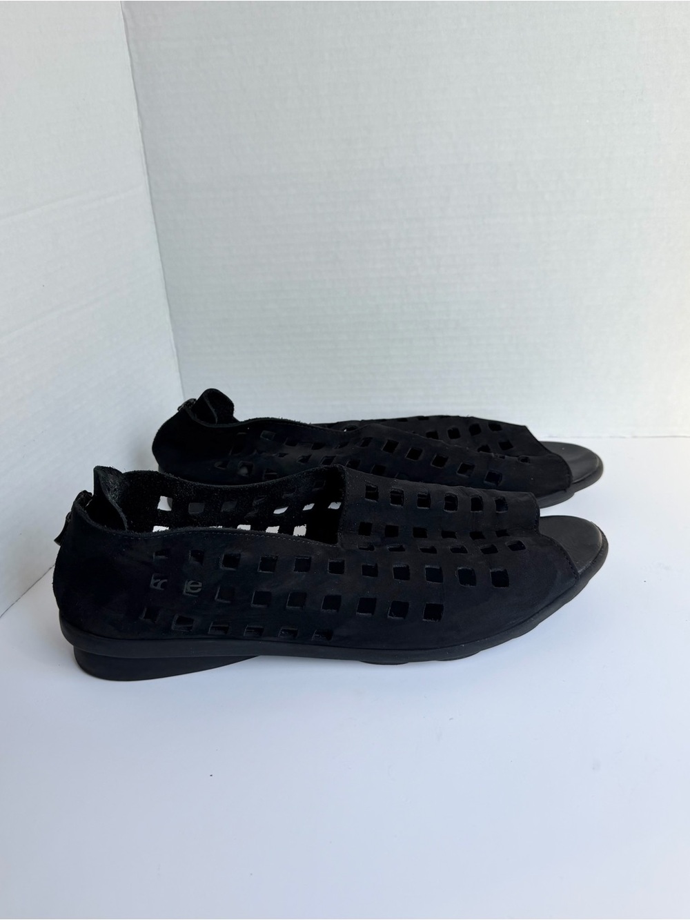 Arche Drick Flat Sandals in Black Open Toe Perforated Nubuck Size 43 France